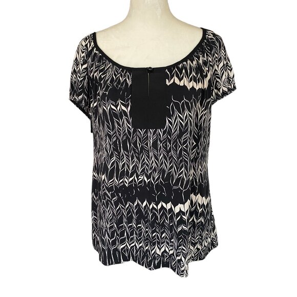 Perseption Tops - Perseption women's size petite large short sleeve black and cream patterned top